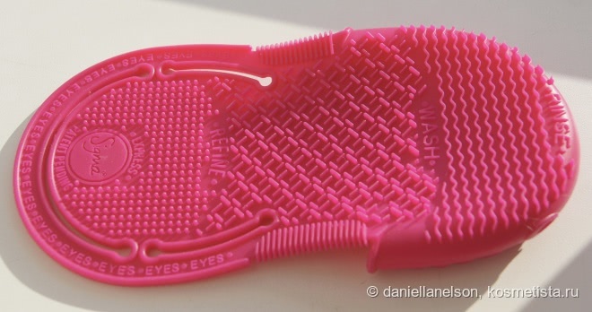 Очищение кистей с Sigma Spa Express Brush Cleaning Glove