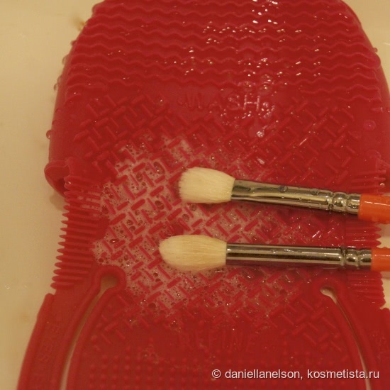 Очищение кистей с Sigma Spa Express Brush Cleaning Glove