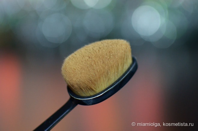 Missha Professional Oval Make-up Brush - бюджетный аналог или жалкая копия O! Wow Brush Cailyn?