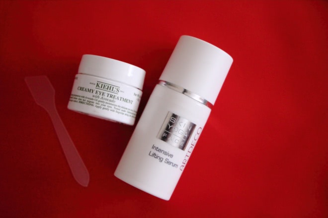 This is Deutsch. ArtDeco Skin Yoga Face Intensive Lifting Serum