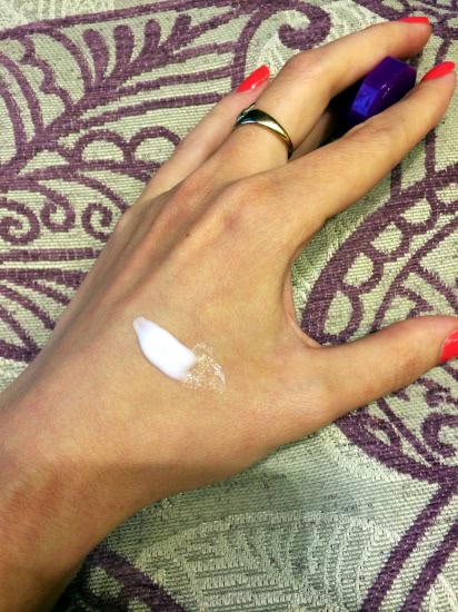 Корейские кремики для рук- Fascy Moisture bomb hand cream Violet и Missha Moist 24 hand cream manuka honey