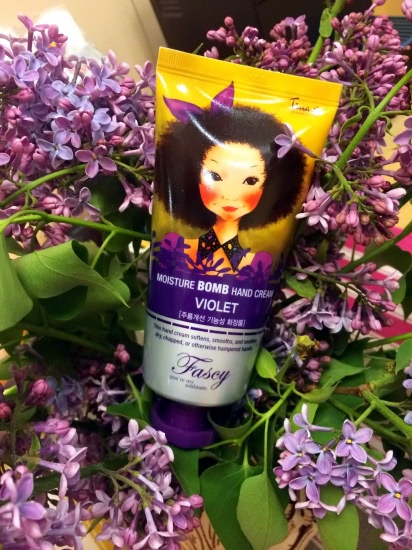 Корейские кремики для рук- Fascy Moisture bomb hand cream Violet и Missha Moist 24 hand cream manuka honey
