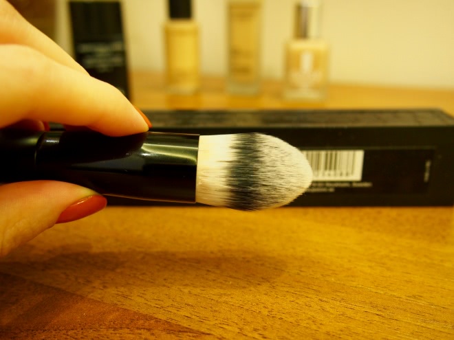 Прекрасный тон лица быстро и качественно? Легко! Вместе с кистью Make up store 408