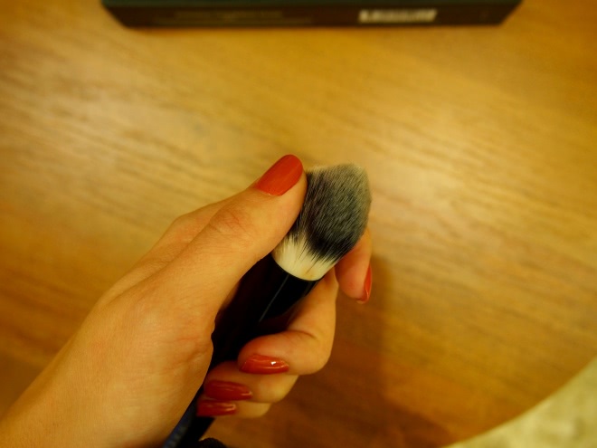 Прекрасный тон лица быстро и качественно? Легко! Вместе с кистью Make up store 408