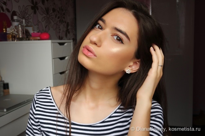 Becca x Jaclyn Hill Shimmering Skin Perfector Pressed - Champagne Pop