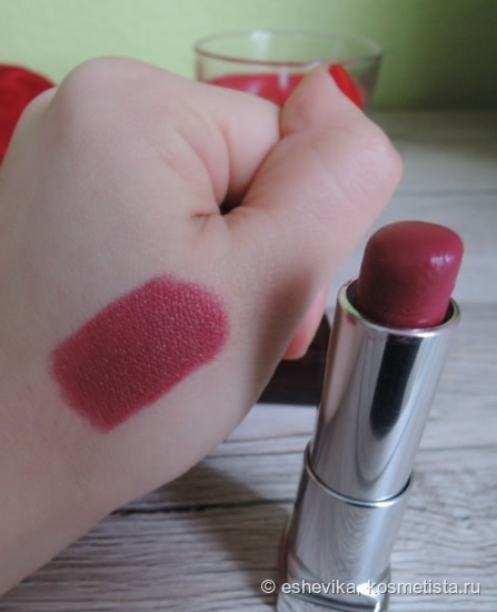 Почему Hollywood Red? Помада Color Sensational от Maybelline