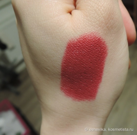 Почему Hollywood Red? Помада Color Sensational от Maybelline