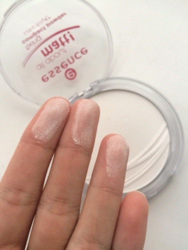 Подруга дней моих суровых Essence all about matt! fixing compact powder