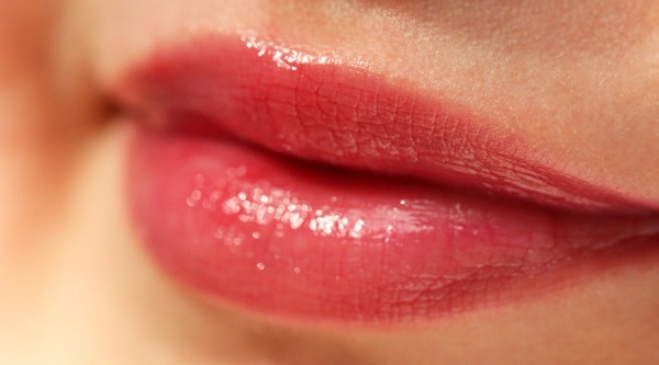 YSL Volupte Sheer Candy Glossy Balm Crystal Color # 5 Mouthwatering Berry