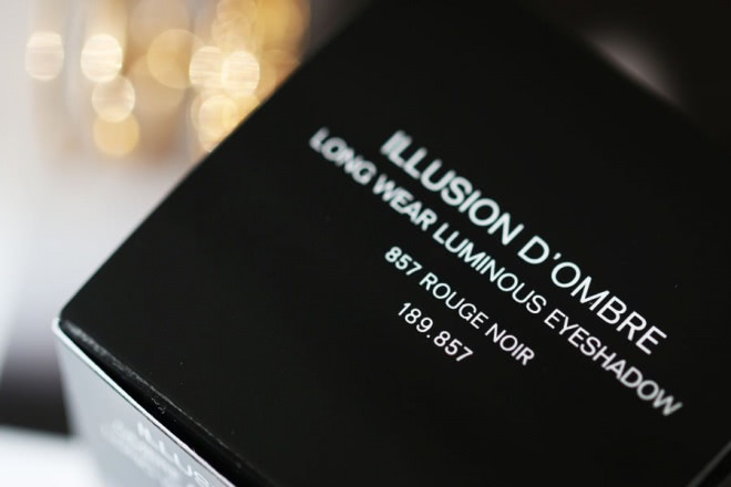 Chanel Illusion D’Ombre Long Wear Luminous Eyeshadow 857 Rouge Noir