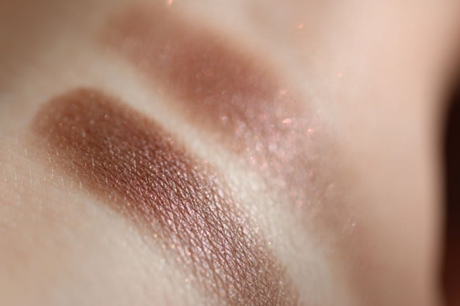 Chanel Illusion D’Ombre Long Wear Luminous Eyeshadow 857 Rouge Noir