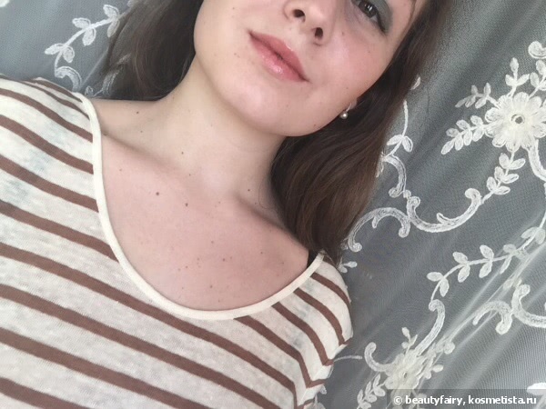 Помады Burberry Lip Mist Natural Sheer Lipstick - #206 Blueberry, #213 Field rose