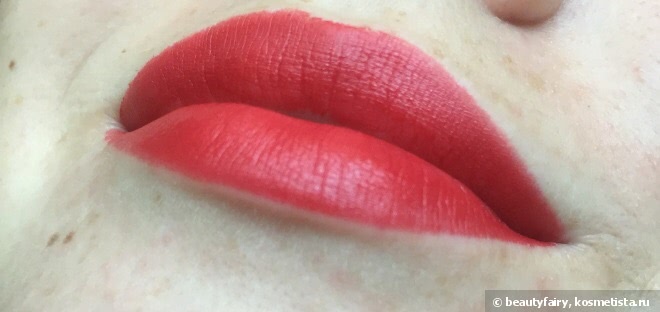 Осенняя красная Chanel Rouge Allure Velvet #51 La Bouleversante (Chanel Les Automnales Fall 2015 Collection)