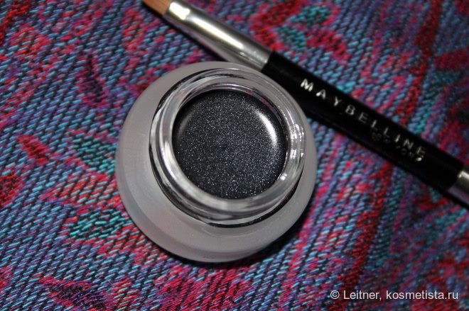 Космические стрелки с Maybelline Eyestudio Lasting Drama gel eyeliner в оттенке #07 Black Chrome