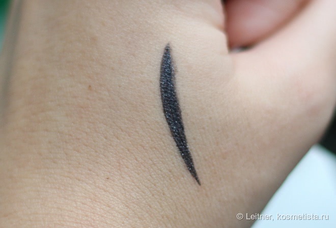 Космические стрелки с Maybelline Eyestudio Lasting Drama gel eyeliner в оттенке #07 Black Chrome