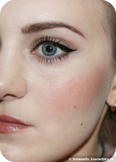 Бюджетные румяна с шикарной пигментацией и отличной стойкостью Seventeen Natural-Matte Silky Blusher #12 Peachy Rose