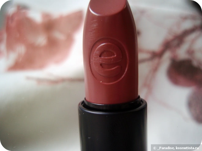 Помада Essence Longlasting Lipstick в оттенке #06 Barely There