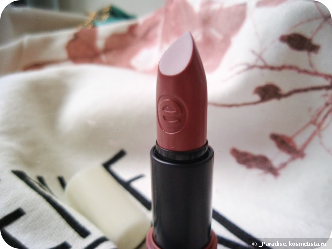 Помада Essence Longlasting Lipstick в оттенке #06 Barely There