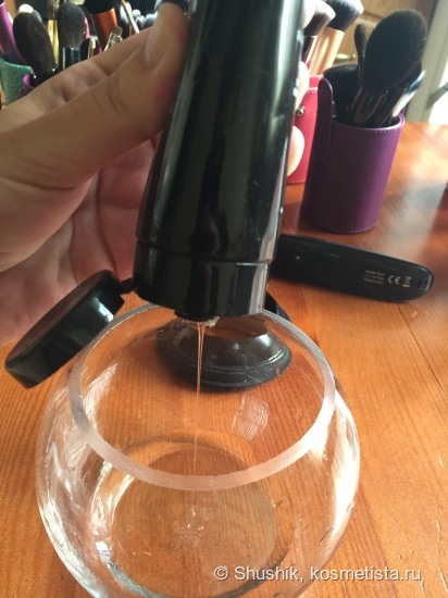 Stylpro Makeup Brush Cleaner and Drier - чудо-прибор для тех, кто не любит мыть кисти так, как не люблю их мыть я