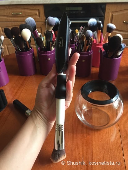 Stylpro Makeup Brush Cleaner and Drier - чудо-прибор для тех, кто не любит мыть кисти так, как не люблю их мыть я