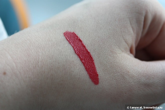 Бюджетный красный с Lux Visage Lip Gloss Pin-Up Ultra Matt #5