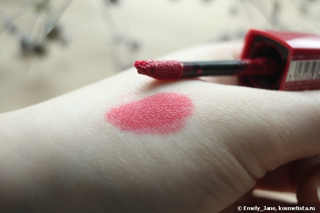 Малиновый бархат Bourjois Rouge Edition Velvet lipstick в оттенке 02 Frambourjoise