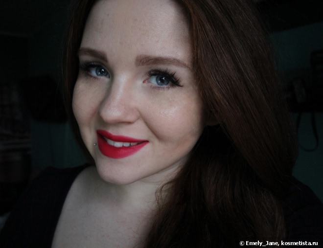 Малиновый бархат Bourjois Rouge Edition Velvet lipstick в оттенке 02 Frambourjoise
