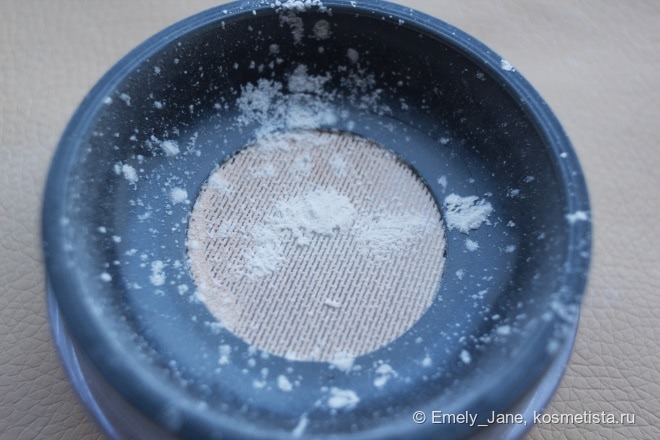 Блюр на коже с рассыпчатой прозрачной пудрой HD High Definition Powder от Make Up Forever