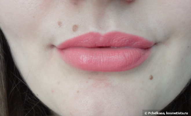 Прекрасные помощницы в ежедневном макияже: губные помады Essence longlasting lipstick в оттенках №01 и №13