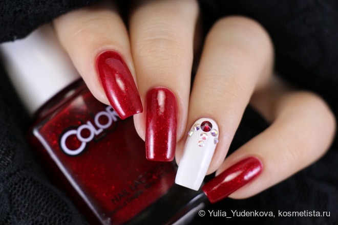 Color Club Nail Lacquer 489 Ruby Slippers + дизайн со стразами Swarovski Elements