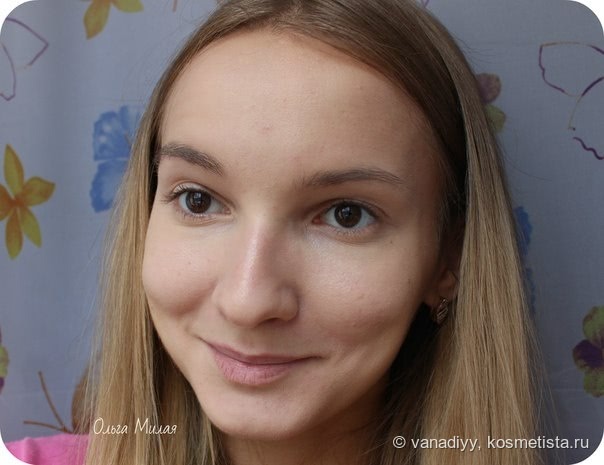 Очень легкая сияющая основа с милым оформлением от Tony Moly Cats Wink Shiny Skin Foundation. Фото ДО, После и в Образе