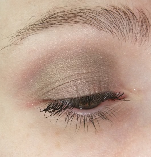 Любительницам нюда - Revlon Colorstay 16 Hour Eye Shadow Quad № 500 Addictive