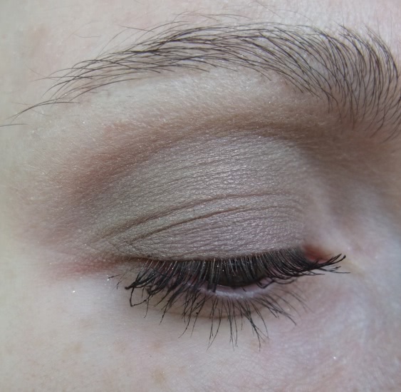 Любительницам нюда - Revlon Colorstay 16 Hour Eye Shadow Quad № 500 Addictive