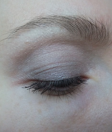Холодное мерцающее серебро - Avon true colour eyeshadows duo Grey matters