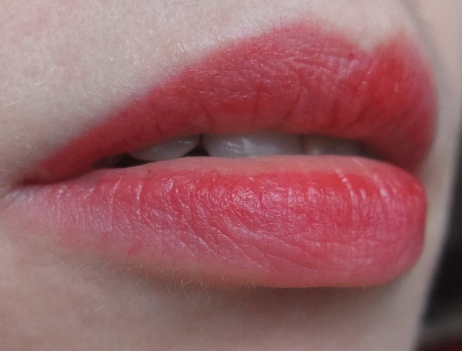 Яркие и одновременно естественные губы с Tony Moly tony tint delight 02 Red