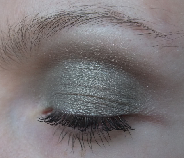 Essence The Metal Eyeshadow 09 Patina Glow