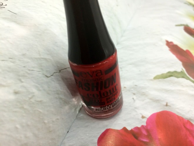 Ярко алый Eva Mosaic Fashion Colour Perfect Nails #127