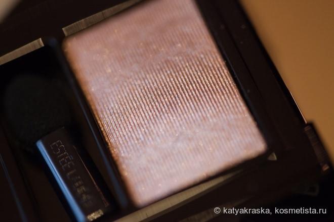 Одноцветные тени Estee Lauder Pure Color Envy Defining Eye Shadow