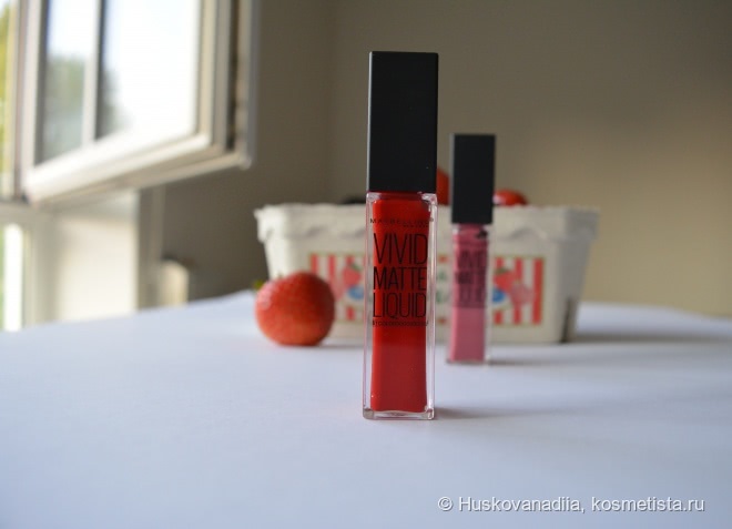 Maybelline Vivid Matte Liquid 05 Nude Flush и 35 Rebel Red