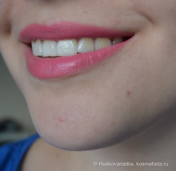 Maybelline Vivid Matte Liquid 05 Nude Flush и 35 Rebel Red