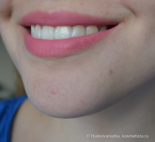 Maybelline Vivid Matte Liquid 05 Nude Flush и 35 Rebel Red