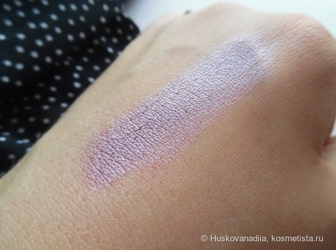 История о том, как Unicorns Unite Lipstick в оттенках #Magical и #Throne от MakeUp Revolution заставили меня оставаться собой