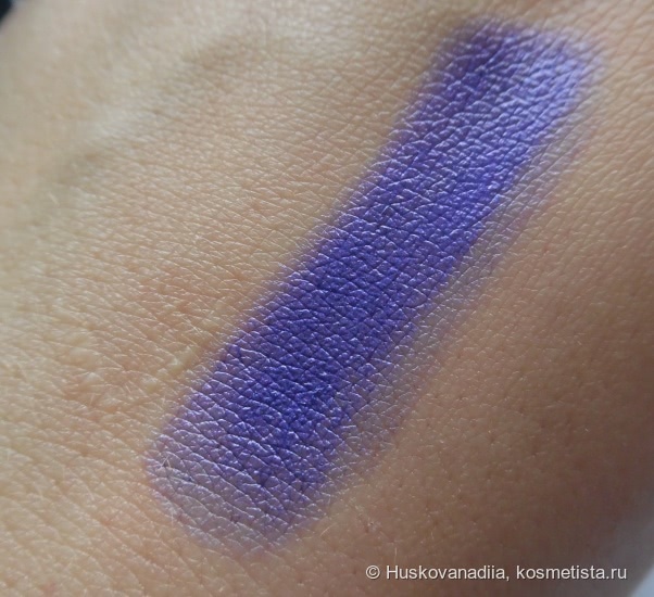 История о том, как Unicorns Unite Lipstick в оттенках #Magical и #Throne от MakeUp Revolution заставили меня оставаться собой