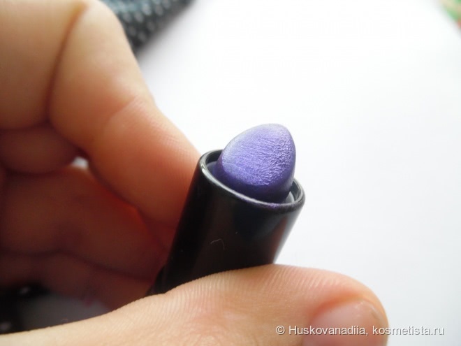 История о том, как Unicorns Unite Lipstick в оттенках #Magical и #Throne от MakeUp Revolution заставили меня оставаться собой
