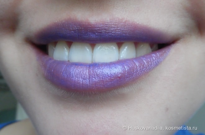 История о том, как Unicorns Unite Lipstick в оттенках #Magical и #Throne от MakeUp Revolution заставили меня оставаться собой