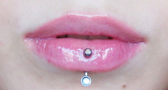 Масло-тинт YSL Volupte Tint-In-Oil Nourishing Lip Oil Colour Enhancer в оттенках #1 Drive Me Copper и #4 I Rose You