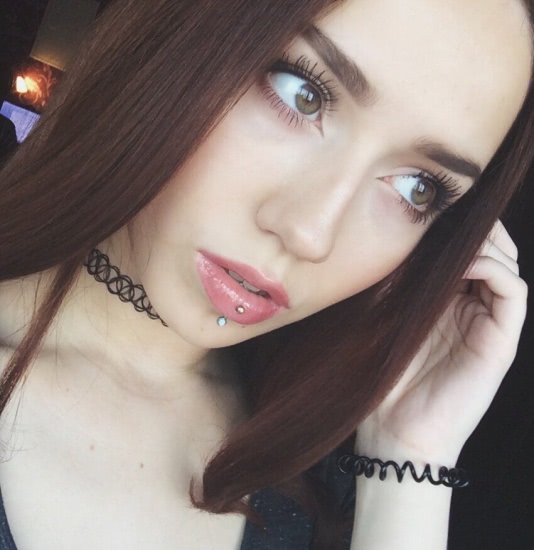 Масло-тинт YSL Volupte Tint-In-Oil Nourishing Lip Oil Colour Enhancer в оттенках #1 Drive Me Copper и #4 I Rose You