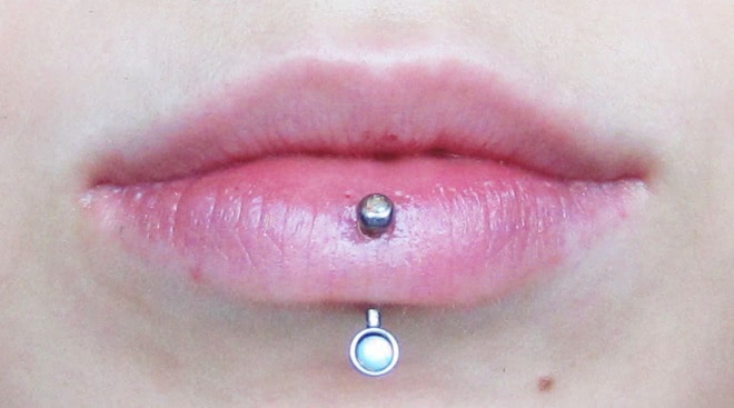 Масло-тинт YSL Volupte Tint-In-Oil Nourishing Lip Oil Colour Enhancer в оттенках #1 Drive Me Copper и #4 I Rose You