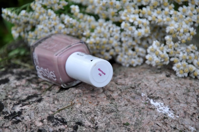 Essie Nail Polish #40 Demure vix, #14 Fiji