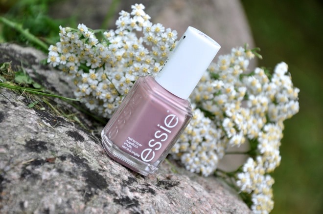 Essie Nail Polish #40 Demure vix, #14 Fiji